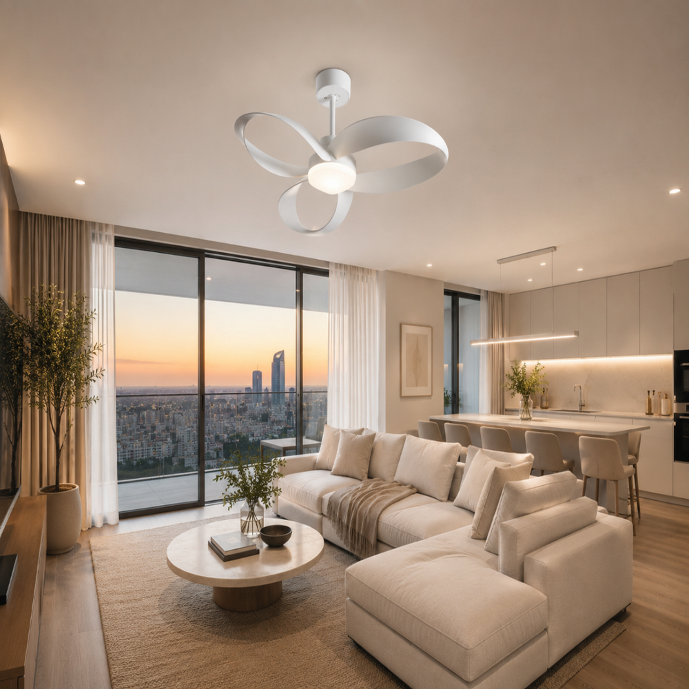 Ventilateur de plafond Sirocco, détail des pales sculptées en bois