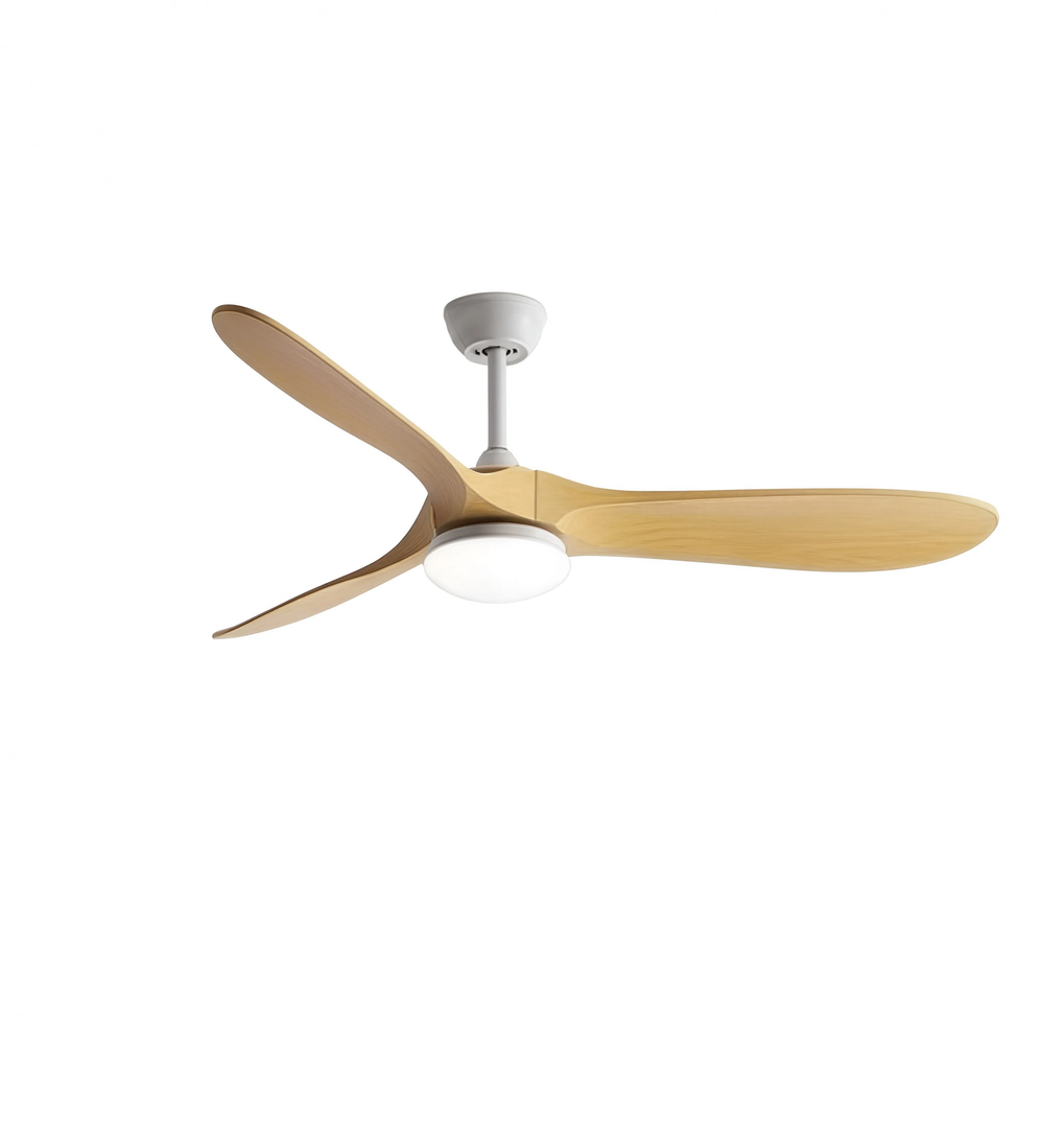 Ventilateur de plafond Alizé finition bois clair, vue produit sur fond blanc