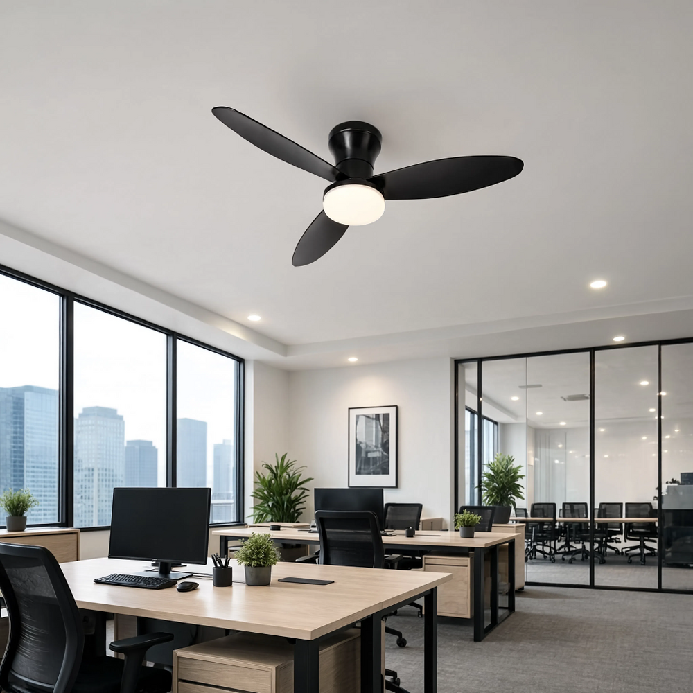 Ventilateur de plafond Mistrale noir industriel, en bureau